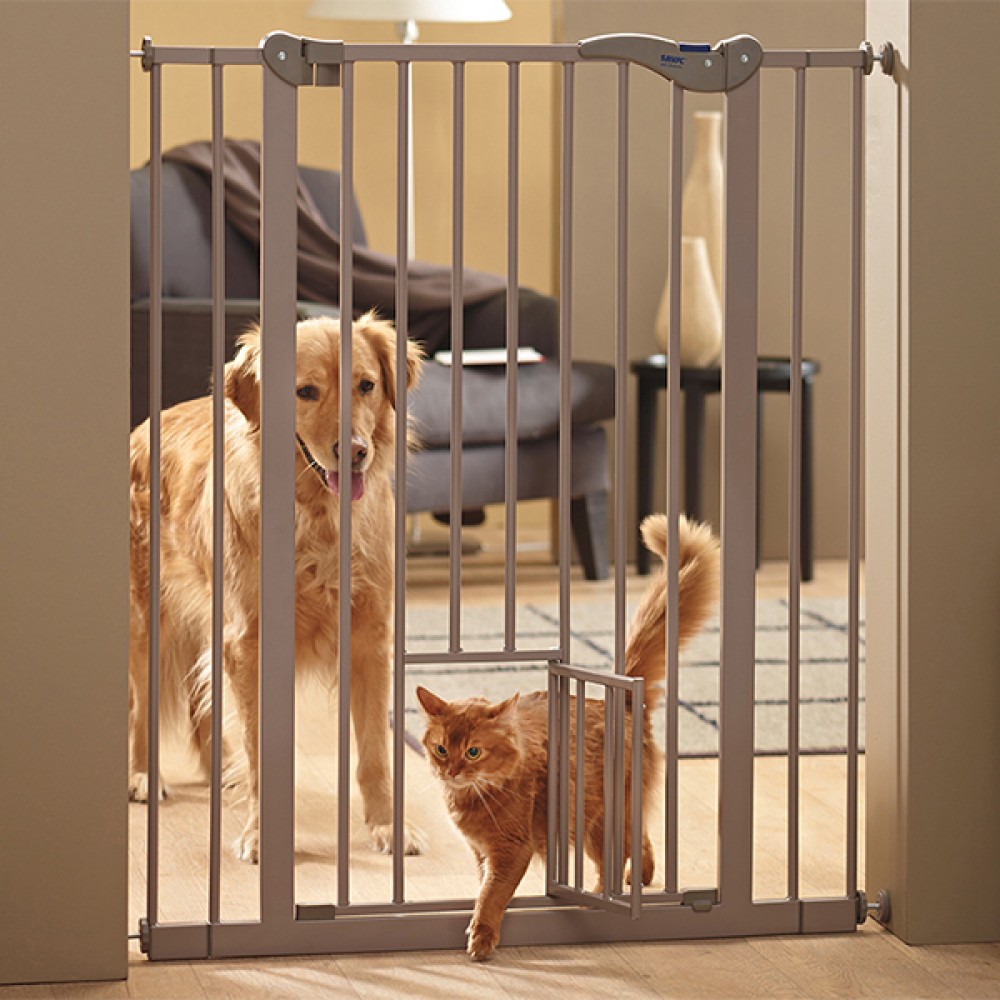 Барьер перегородка для собак с дверцей Savic Dog Barrier+small door 107 (3214)