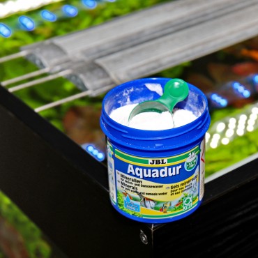 Кондиционер с солями жесткости для пресноводного аквариума JBL Aquadur, 250 гр (24902)